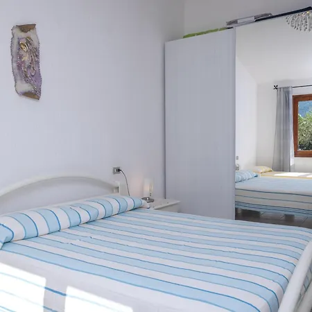 Casa Cinzia E Deborah Nyaraló Cannigione